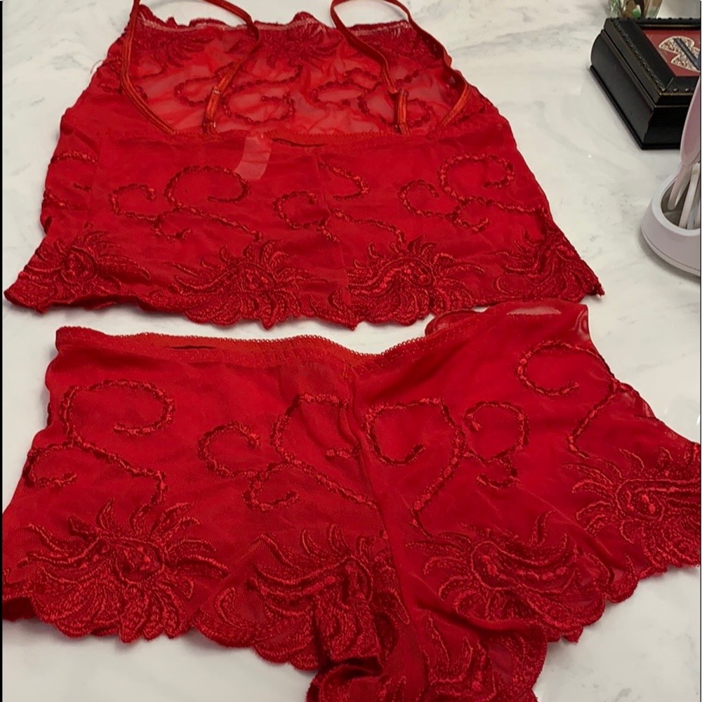 Intimate set size small - Picture 2 of 2